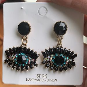 Gorgeous rhinestone eye earrings